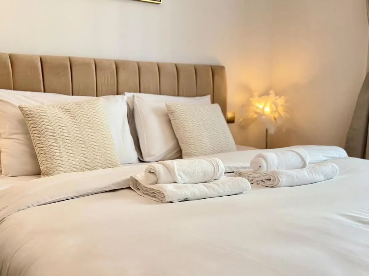 Brand New - Fully Furnished Premium 1Br In Jvc Apartment Dubai 0*,